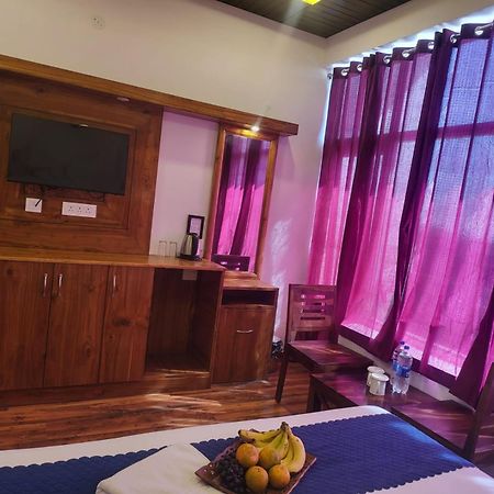 Hotel Kasauli View Cafe Restaurant Open Terrace Mountain View Exterior foto