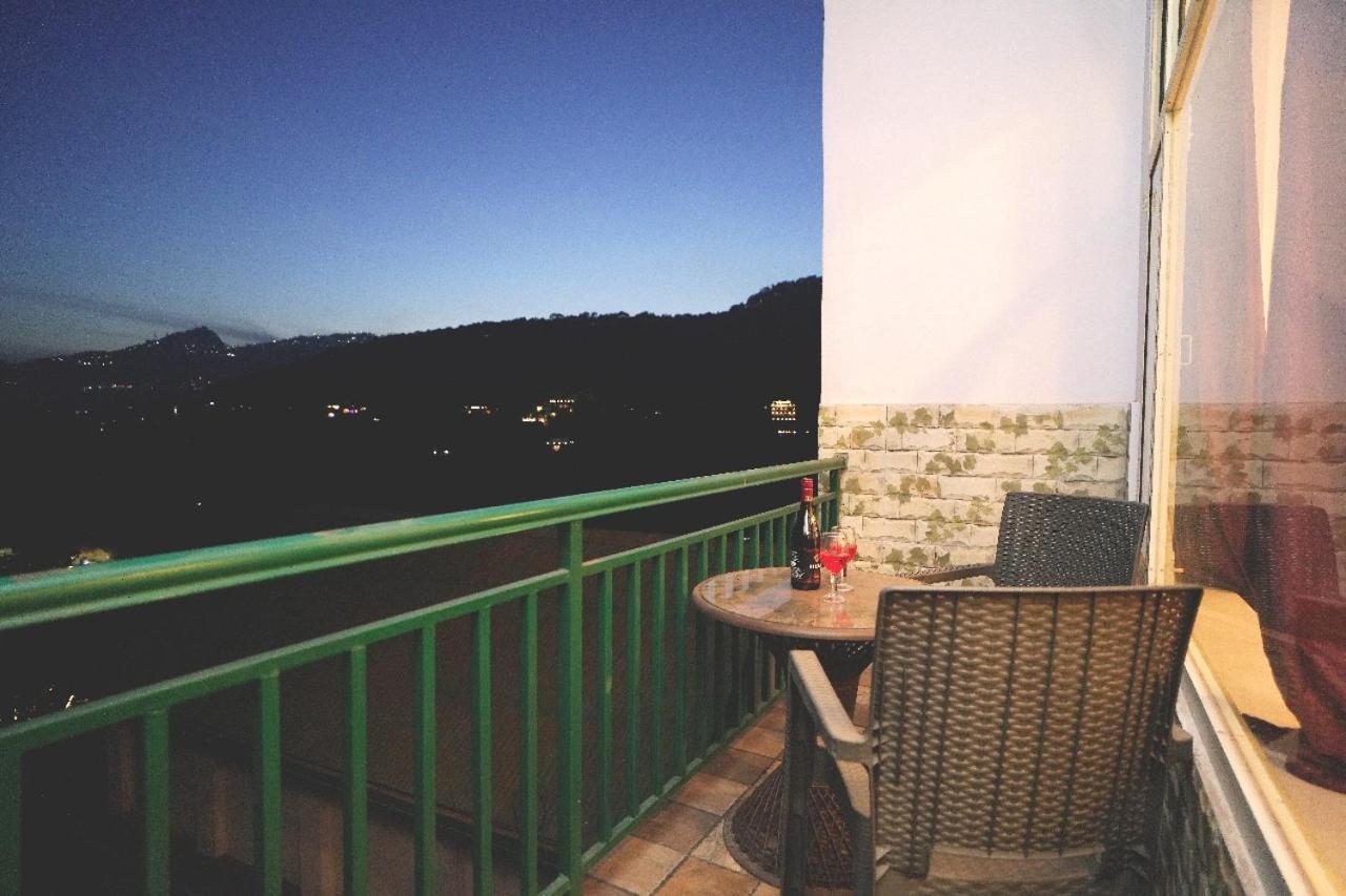 Hotel Kasauli View Cafe Restaurant Open Terrace Mountain View Exterior foto
